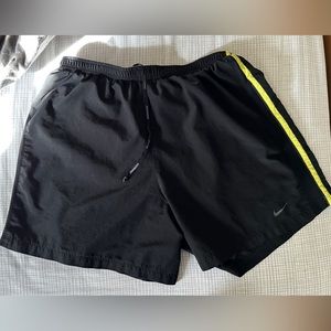 Nike 5 inch running shorts with liner